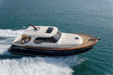 İtalya, Fiumicino (Roma), 12 Mart 2007, Newport 46 ABATI YACHTS lüks yat, hava manzaralı - EDITORIAL