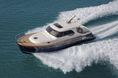 İtalya, Fiumicino (Roma), 12 Mart 2007, Newport 46 ABATI YACHTS lüks yat, hava manzaralı - EDITORIAL