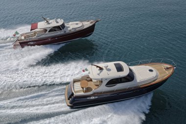 İtalya, Fiumicino (Roma), 12 Mart 2007, Newport 46 ve Portland 55 ABATI YACHTS lüks yatlar, hava manzarası - EDITORIAL