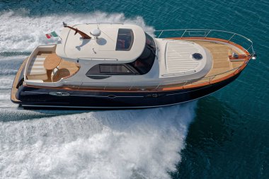 İtalya, Fiumicino (Roma), 12 Mart 2007, Newport 46 ABATI YACHTS lüks yat, hava manzaralı - EDITORIAL