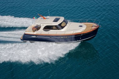 İtalya, Fiumicino (Roma), 12 Mart 2007, Newport 46 ABATI YACHTS lüks yat, hava manzaralı - EDITORIAL