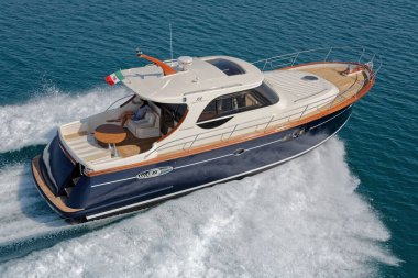 İtalya, Fiumicino (Roma), 12 Mart 2007, Newport 46 ABATI YACHTS lüks yat, hava manzaralı - EDITORIAL