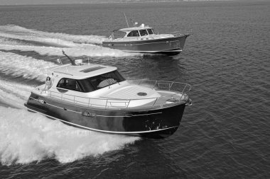 İtalya, Fiumicino (Roma), 12 Mart 2007, Newport 46 ve Portland 55 ABATI YACHTS lüks yatlar, hava manzarası - EDITORIAL