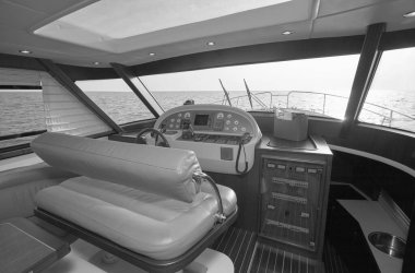 İtalya, Tuscany, Viareggio, 12 Mart 2007, Newport 46 ABATI YACHTS lüks yat, restoran, sürücü konsolu