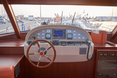 İtalya, Tuscany, Viareggio, 12 Mart 2007, Newport 46 ABATI YACHTS lüks yat, restoran, sürücü konsolu