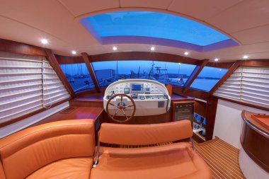 İtalya, Tuscany, Viareggio, 12 Mart 2007, Newport 46 ABATI YACHTS lüks yat, yemek ve sürücü konsolu - EDITORIAL