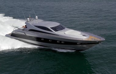 İtalya, Fiumicino (Roma), 4 Mayıs 2005, ALFAMARINE 78 lüks yatta, hava manzaralı - EDITORIAL