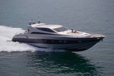 İtalya, Fiumicino (Roma), 3 Mayıs 2005, ALFAMARINE 78 lüks yatta, hava manzaralı - EDITORIAL