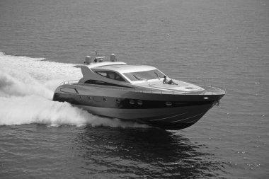 İtalya, Fiumicino (Roma), 3 Mayıs 2005, ALFAMARINE 78 lüks yatta, hava manzaralı - EDITORIAL