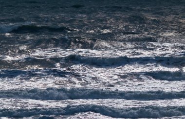 İtalya, Sicilya Kanalı, kışın sert Akdeniz