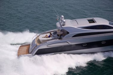 İtalya, Fiumicino (Roma), 3 Mayıs 2005, ALFAMARINE 78 lüks yatta, hava manzaralı - EDITORIAL