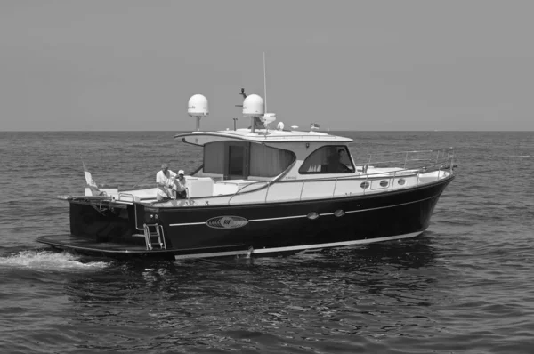 Italien Medelhavet Fiumicino Rom Juli 2005 Par Som Fiskar Ombord — Stockfoto