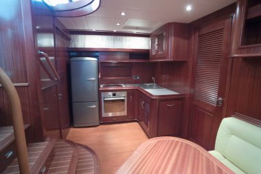 İtalya, Toskana, Viareggio, 6 Temmuz 2005, ABATI YACHTS PORTLAND 55 lüks yat, yemek, mutfak -