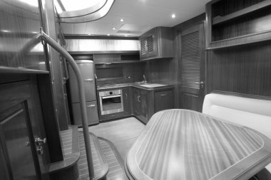 İtalya, Toskana, Viareggio, 6 Temmuz 2005, ABATI YACHTS PORTLAND 55 lüks yat, yemek, mutfak -