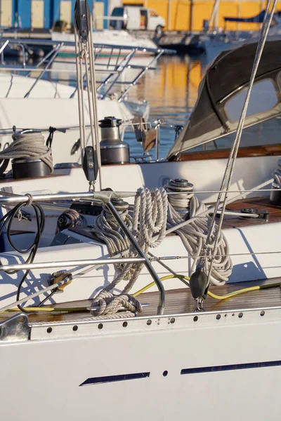 Italien Sicilien Medelhavet Marina Ragusa Ragusaprovinsen Vinsch Och Rep Segelbåt — Stockfoto