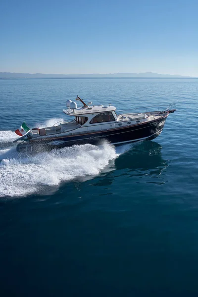 Italy Tuscany Viareggio January 2006 Abati Yachts Portland Lobster Luxury — Stock Photo, Image