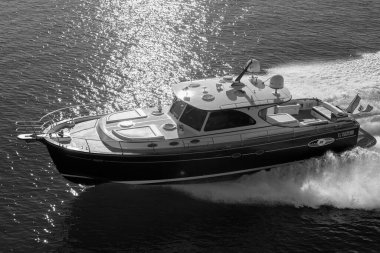 İtalya, Toskana, Viareggio; 12 Ocak 2006, ABATI YACHTS PORTLAND 55 Istakoz Lüks yat, hava manzaralı