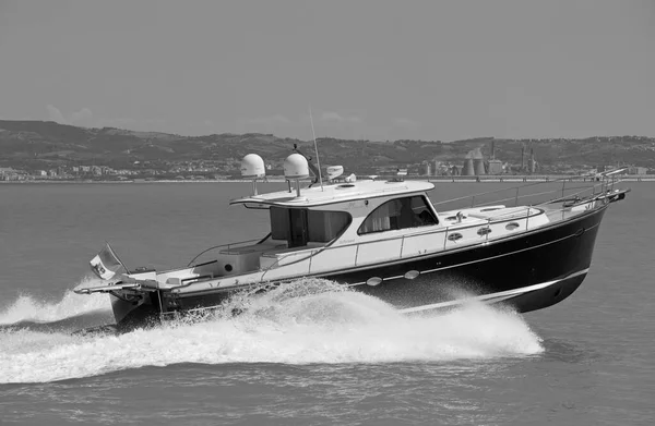 Italy Tuscany Viareggio July 2005 Abati Yachts Portland Lobster Luxury — Stock Photo, Image