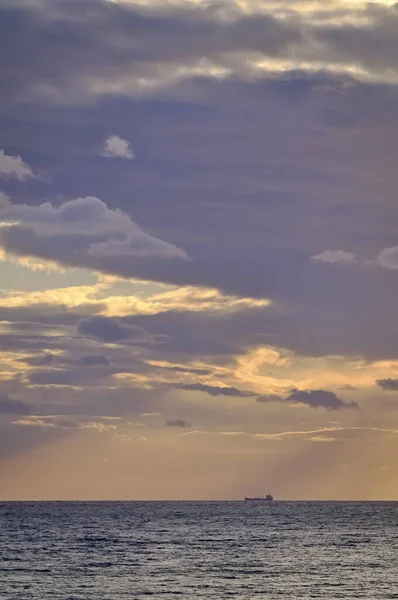 Italien Sizilien Mittelmeer Frachtschiff Kanal Von Sizilien Und Wolken Himmel — Stockfoto