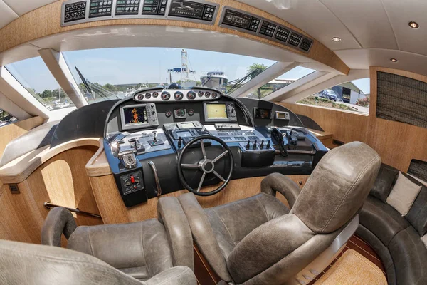 Italy Fiumicino Rome July 2006 Alfamarine Luxury Yacht Dinette Cockpit — Stock Photo, Image