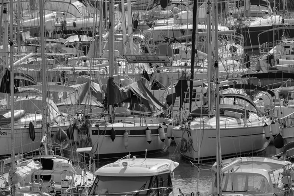 Italien Sicilien Medelhavet Marina Ragusa Ragusaprovinsen Januari 2021 Lyxbåtar Hamnen — Stockfoto