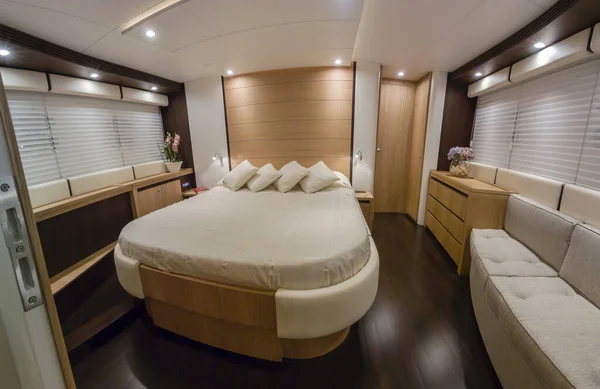 Italy Naples September 2005 Rizzardi 63Ht Luxury Yacht Master Bedroom — Stockfoto
