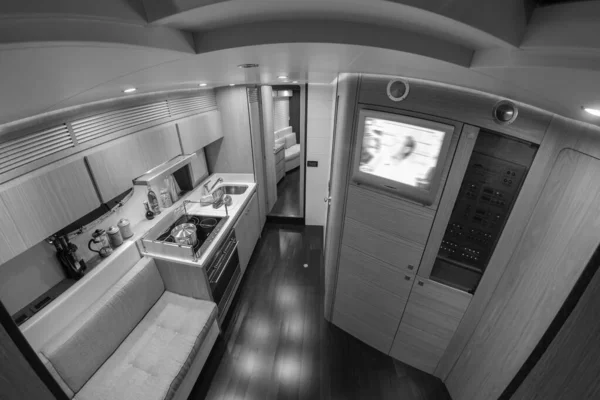 Italy Naples September 2005 Rizzardi 63Ht Luxury Yacht View Kitchen — Stockfoto