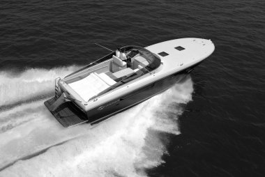 İtalya, Akdeniz, Fiumicino (Roma); 12 Temmuz 2003, ITAMA 48 lüks yat, hava manzarası - EDITORIAL