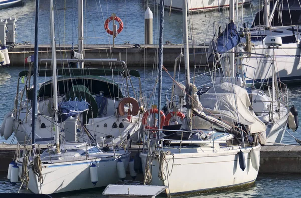 Italien Sicilien Medelhavet Marina Ragusa Ragusaprovinsen Januari 2021 Segelbåtar Hamnen — Stockfoto