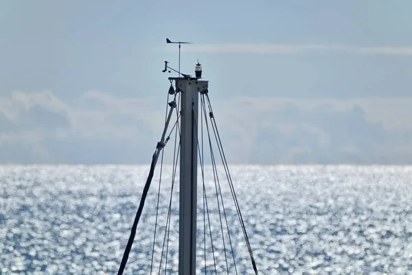 Italia Sicilia Mar Mediterráneo Marina Ragusa Provincia Ragusa Mástil Velero —  Fotos de Stock