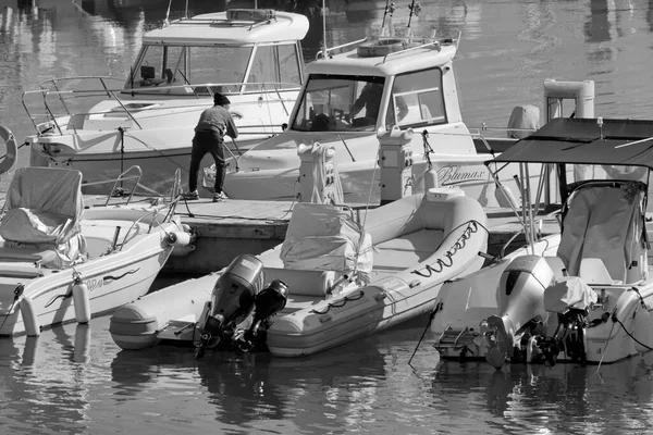 Italien Sizilien Mittelmeer Marina Ragusa Provinz Ragusa Februar 2021 Fischer — Stockfoto