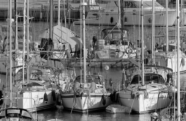 Italien Sicilien Medelhavet Marina Ragusa Ragusaprovinsen April 2021 Segelbåtar Hamnen — Stockfoto