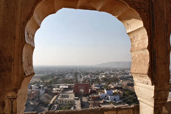 拉贾斯坦邦 斋浦尔 全景全景全景 以及一座古寺的入口大门 — 图库照片