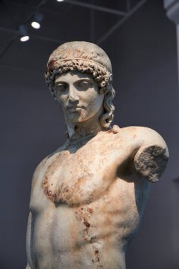 İtalya, Roma, Massimo Sarayı, Roma heykeli