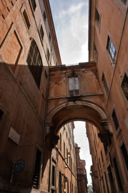ITALY, Lazio, Roma, Via Dell 'Arco Del Monte' deki eski binalar, Tevere nehri yakınında.
