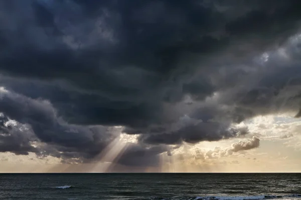 Italie Sicile Mer Méditerranée Côte Sud Nuages Sombres Dans Ciel — Photo