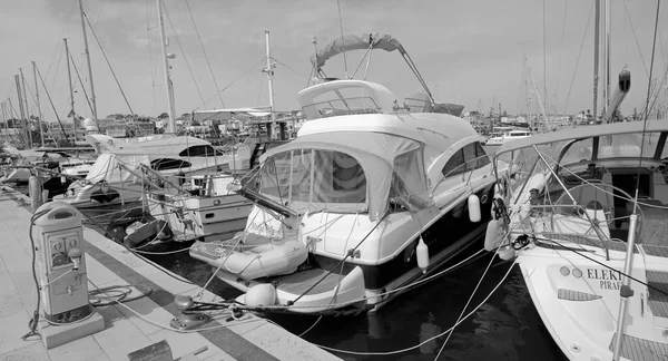 Talya Sicilya Akdeniz Marina Ragusa Ragusa Ili Nisan 2021 Limanda — Stok fotoğraf