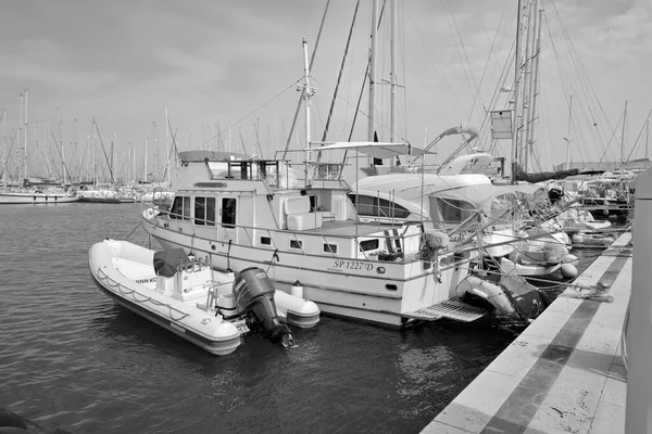 Talya Sicilya Akdeniz Marina Ragusa Ragusa Ili Nisan 2021 Limanda — Stok fotoğraf