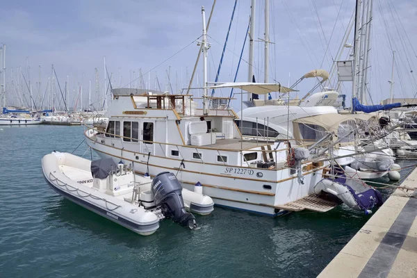 Italien Sizilien Mittelmeer Marina Ragusa Provinz Ragusa April 2021 Luxusyachten — Stockfoto