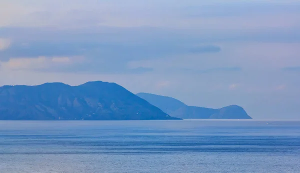 意大利西西里 从西西里海岸看爱奥丽亚群岛 — 图库照片