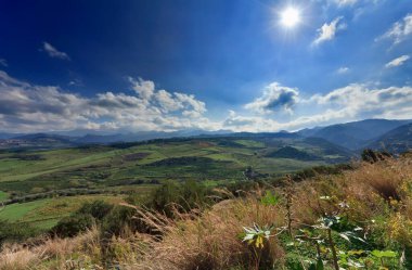 İtalya, Sicilya, Nebrodi dağları, kırsal manzara