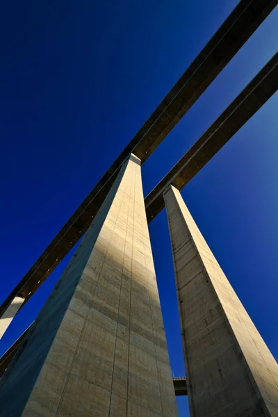 Italien Sizilien Provinz Messina Autobahnüberführung Betonpfeiler — Stockfoto