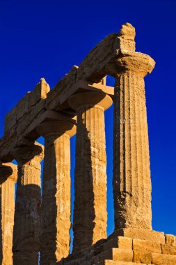 İtalya, Sicilya, Agrigento, Yunan Tapınak Vadisi, Juno Tapınağı (MÖ 480-420).)