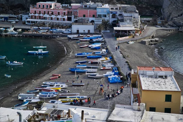 Itálie Kampánie Ostrov Ischia Angelo Rybářské Lodě Výběžku Angelo — Stock fotografie