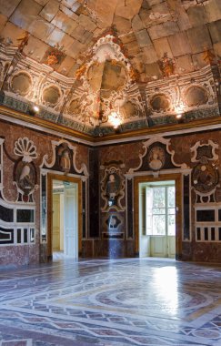 İtalya, Sicilya, Bagheria (Palermo), Villa Palagonia (1715 AC), ayna salonu