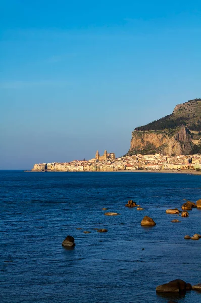 Talya Sicilya Cefalu Gün Batımında Şehir Manzarası — Stok fotoğraf