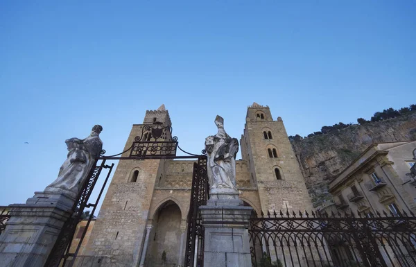 Italië Sicilië Cefalu Uitzicht Kathedraal Duomo Bij Zonsondergang — Stockfoto