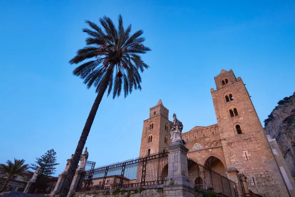 Italië Sicilië Cefalu Uitzicht Kathedraal Duomo Bij Zonsondergang — Stockfoto