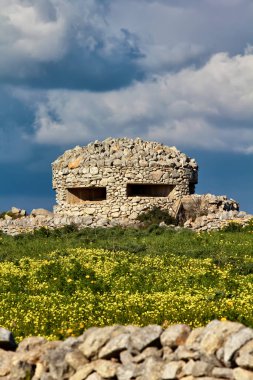 İtalya, Sicilya, Marina di Ragusa, kırsal bölge, İkinci Dünya Savaşı Alman sığınağı