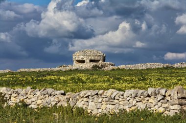İtalya, Sicilya, Marina di Ragusa, kırsal bölge, İkinci Dünya Savaşı Alman sığınağı